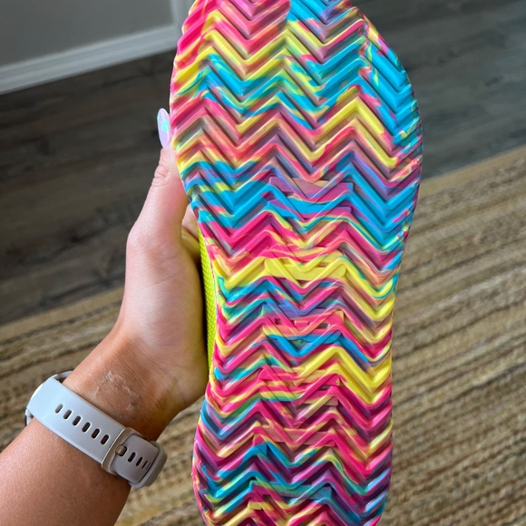 NEW!! Women’s size 8 Nobull trainer - Picture 3 of 5